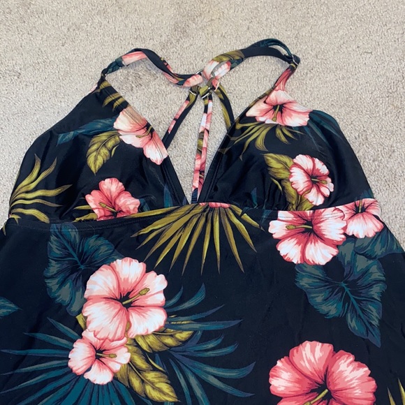 NWOT Kona Som Tankini Top Size Large - Picture 2 of 9